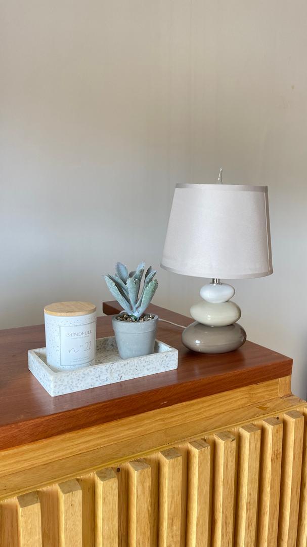 Ambiance Mindful — bougie et lampe galets